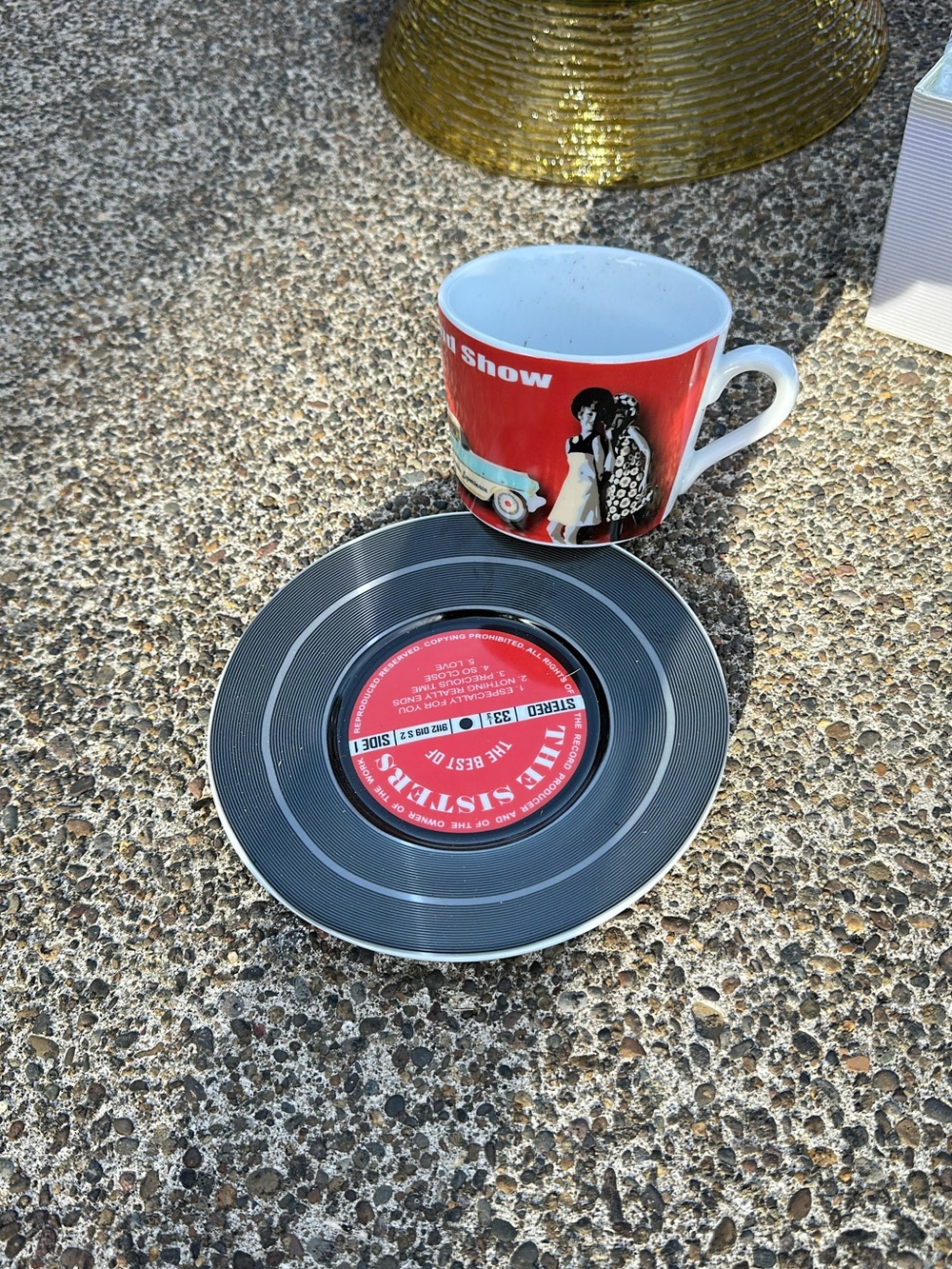 Red Retro Record Mug and Black Vinyl Plate Set - Home Party Supplies, set of 2